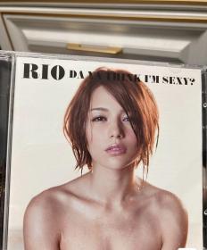 アイム・セクシー～Ｄａ　Ｙａ　Ｔｈｉｎｋ　Ｉ’ｍ　Ｓｅｘｙ？～（初回限定盤Ａ）（１２面ポスタージャケット仕様）（ＤＶＤ付）／Ｒｉｏ，CD+DVD（含特典视频）品相全新，欲购速从