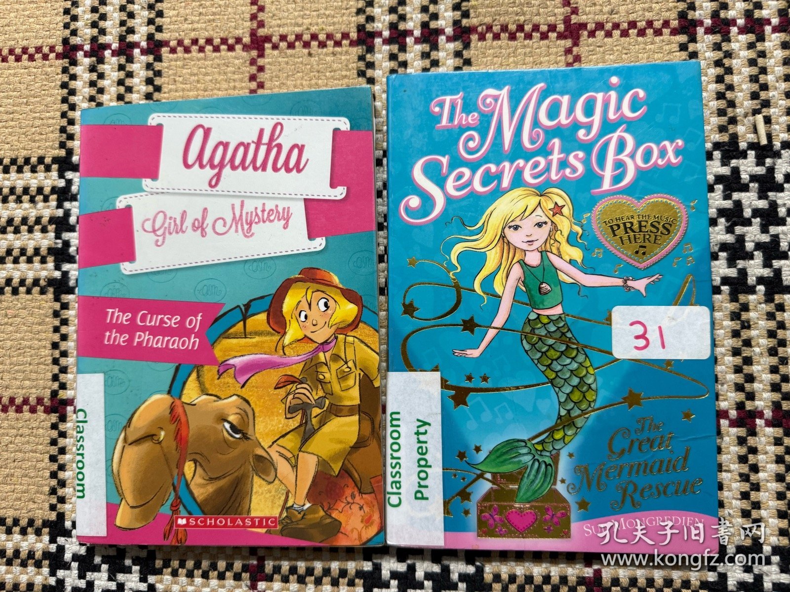 【英文儿童读物】Agatha: Girl of Mystery + The Magic Secrets Box（2本合售）插画本 品相自鉴