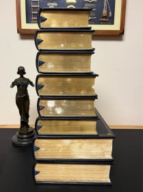 《牛津英语词典》The Oxford English Dictionary 牛津大学出版社成立500周年特别纪念版，富兰克林Franklin Library出版社联名精装特辑，真皮真丝真金，最大开本尺寸31X25，总重近38斤，限量编号2217 / 7500。 整套皮质完好无损，书口略有受潮掉金，低出（不含书架）。