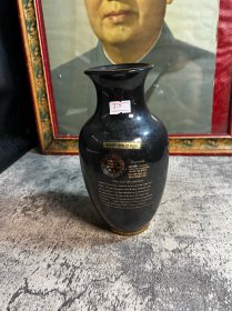 24镀金花瓶一只