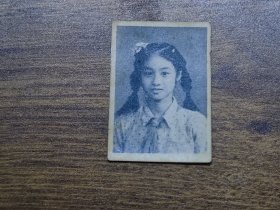 1963年标致女孩半身照