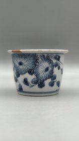 清中期青花岸头缸，口沿有磕碰飞皮补，无冲线，傻开门，看图。