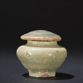 旧藏 青瓷开片盖罐