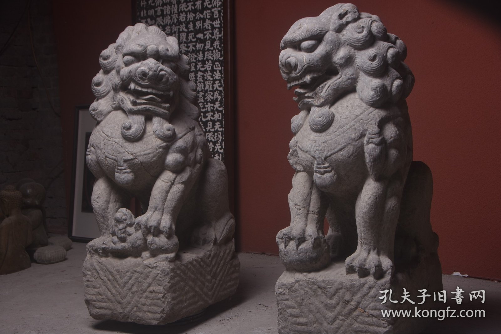 明代工，看家护院～青石【迎门狮】，不议价 尺寸：高98厘米底座宽35厘米 长52厘米