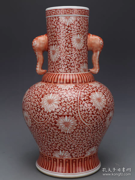 清矾红留白缠枝纹象耳瓶