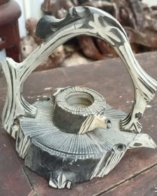 90年代 苏州澄泥石树桩造型壶中壶提梁观赏壶一把保真旧货假了白送，包天然澄泥石，包手工雕刻，造型漂亮…缺小壶盖！便宜出了…