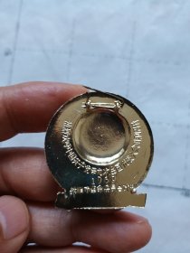 毛主席像章（天安门 华表 红旗 背面：热烈欢呼中国共产党第九次全国代表大会胜利召开 抚顺市革命委员会敬制 1969）