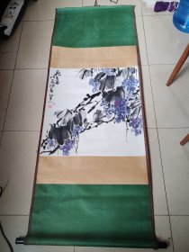 不识歀花鸟作品立轴一张