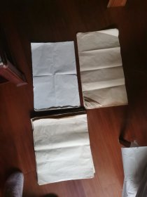 小尺幅老宣纸：60x34㎝共9张，48x40㎝共40张（有水渍印）53x34cm共24张。三者合售