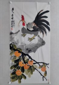 保真书画，北京著名画家，陈振新四尺整纸《事事吉祥》花鸟画137×68cm软片。陈振新，1944年生于北京。笔名：澍坡、春雨。号：不舍。现为中国美术家协会会员、中国工艺美术学会理事、北京湖社画会副秘书长、国际羲之书画院副院长，名誉教授、中国书画研究院艺委会委员、厦门市优必德有限公司艺术顾问、中国公共关系协会艺委会委员。