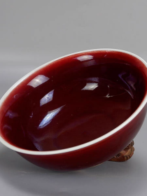 明霁红釉深口碗