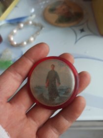 红边，去安源塑料像章。