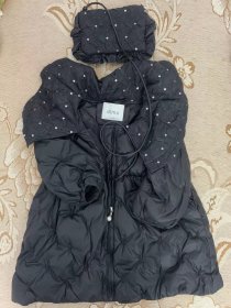 老款 儿童黑色羽绒服100码 带有一个黑色小包