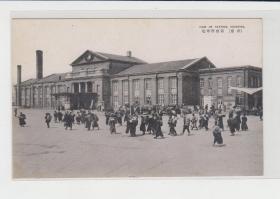 新京（今长春）火车站外景黑白版民国老明信片