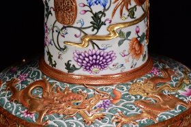 瓷器 清乾隆珐琅彩雕刻鎏金龙穿花纹爆竹瓶 68*30厘米