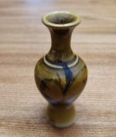 瓷花瓶(手绘兰草)