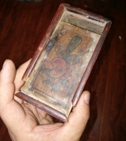 木首饰盒；长11厘米；宽7厘米