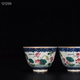 清乾隆青花粉彩描金荷花鸬鹚纹杯