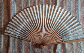 福寿寿福 日本京扇纸扇 展开最宽处40Cm，高21.5Cm，手工印品，竹骨，旧品。