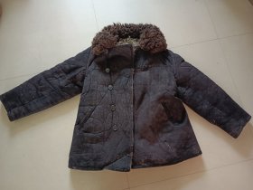 手工缝制老皮毛棉袄 外皮面 图六袖有两处补丁 背面一处破损口 几处修补