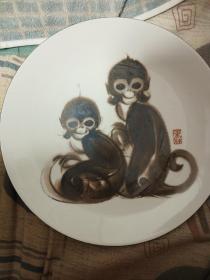 韩美林艺术瓷盘，赏盘 摆盘 挂盘，盘子直径26厘米左右，品相如图。