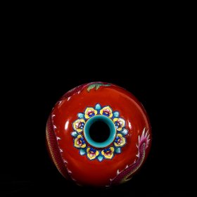 清乾隆粉彩浮雕龙纹梅瓶32/20厘米