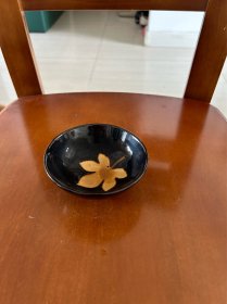 黑釉枫叶碗