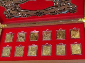 上海造币厂2013年清明上河图金砖珍藏版纪念章一套,盒子证书齐全,市面少见仅此一套,先到先得。