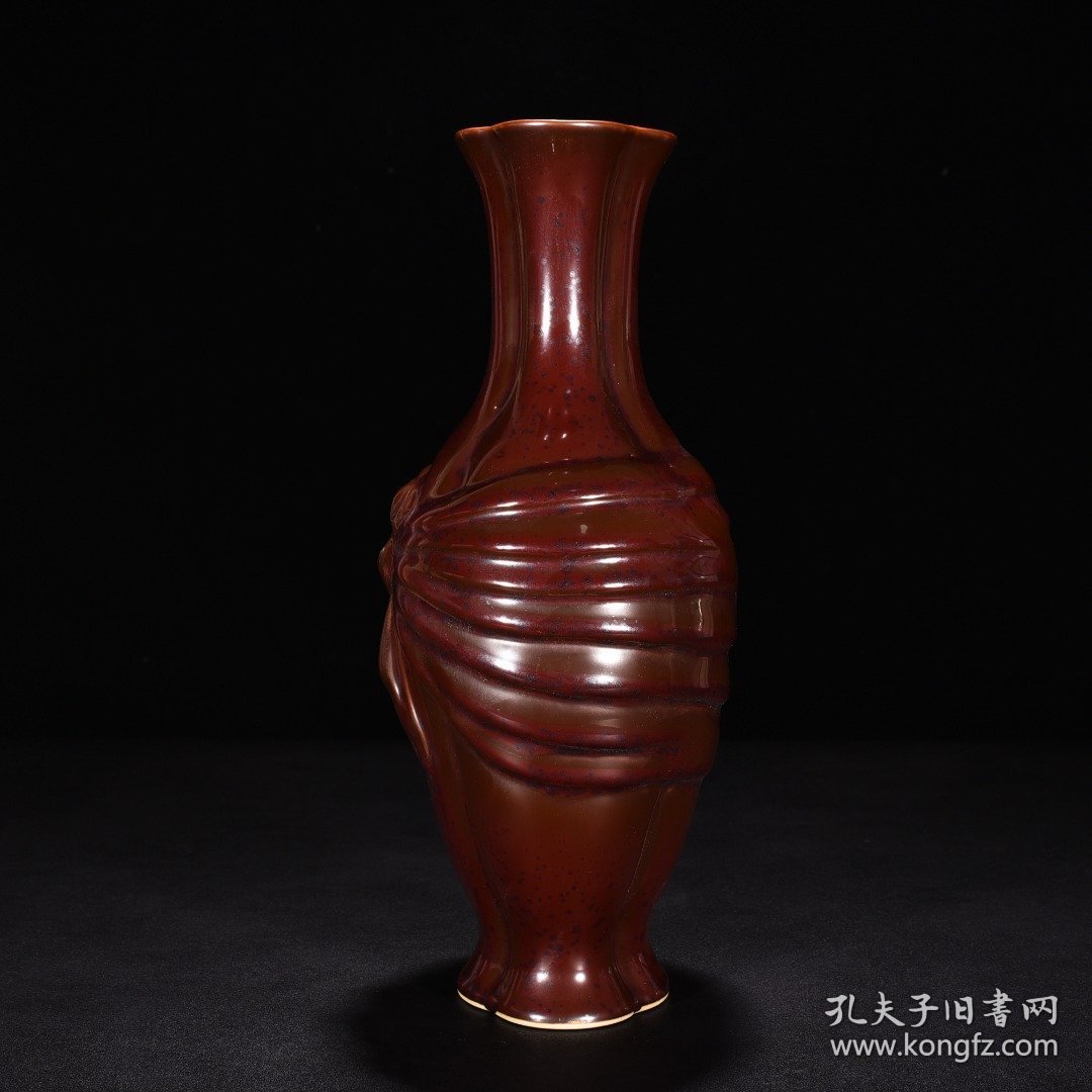 清乾隆紫金釉绶带包袱瓶 高27厘米 宽15厘米