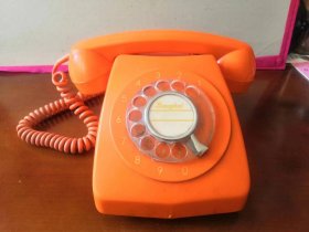 老上海拨盘电话机橙拨号桔色电话机战备电话机，品相如图，完好，质量非常好，十分怀旧