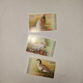 三枚外国邮票，飞禽，鸟类，益鸟邮票保真出售