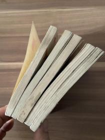 连环画，智取威虎山，奇袭白虎团，红色娘子军，白毛女，沙家浜。品相一般，瑕疵看图，实物图片看清下单。