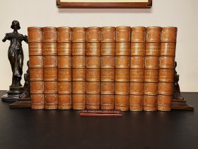 《钱伯斯大百科全书》，一部集大成之作的百科全书，以其全面而深入的知识体系闻名于世。它涵盖了自然科学、社会科学、人文艺术等多个领域，内容详尽且准确，为读者提供了一个广阔的知识平台…
Chambers 出版社1895版，摩洛哥两色拼皮装帧，竹节背压花烫金，书口理石云纹，带所有大洲和主要国家的全彩对开地图，甚至包括巴勒斯坦。全套十册，厚重大开本28X20X47，重40斤。保存完美，温润如新，书房重器！