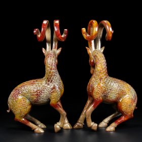 ‮和⁠品⁠精‬田玉，玉羊一对，‮质⁠玉‬细腻，‮浆⁠包‬厚重，沁‮入⁠色‬骨，‮雕‬工精细，品相‮美⁠完‬，细节‮图⁠如‬，单只长13宽5.5高22‮米⁠厘‬，一对重1893克