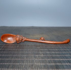 旧藏黄杨木茶产，长18cm，宽2.5cm，高2cm，重9g，