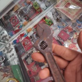 劳动牌繁体字老扳手，6寸小巧