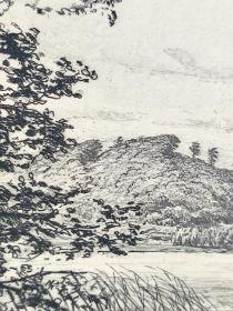 1891年 原创蚀刻凹版画《莱茵河畔之火山口湖》-德国画家、版画家、雕版师 波恩哈德・曼菲尔德(Bernhard Mannfeld)作品、纸张尺寸39x29cm