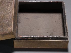 旧藏 铜刻竹纹墨盒。 规格：高5.3cm 宽12.4cm 重1380g