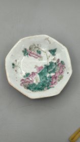 清同治粉彩花鸟八方高足供盘，正面全品无磕碰，底足有惊釉鸡爪纹，没透。过紫光可见详细。