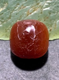 精美高玉化风化纹酒红玛瑙老形桶珠一颗，，