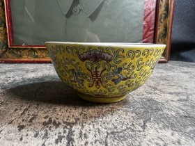 70年代，粉彩福寿黄色洋莲小碗