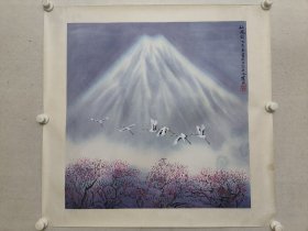 崔威《仙境图》山水画佳作66.5x65.5cm，原装裱镜心。 崔威，1971年生于北京，跟随父亲崔松石先生学画。崔松石先生言传身教，要求甚严。又师从程振国、周曦、傅希林等先生，博采各家之长。为中国艺术家协会书画研究会理事，中国艺术研究院书画研究中心理事，北京市美协会员、北京皇家园林书画研究会副会长，北京铁流书画院副院长、北京圆明画苑特邀画家。（保真书画）