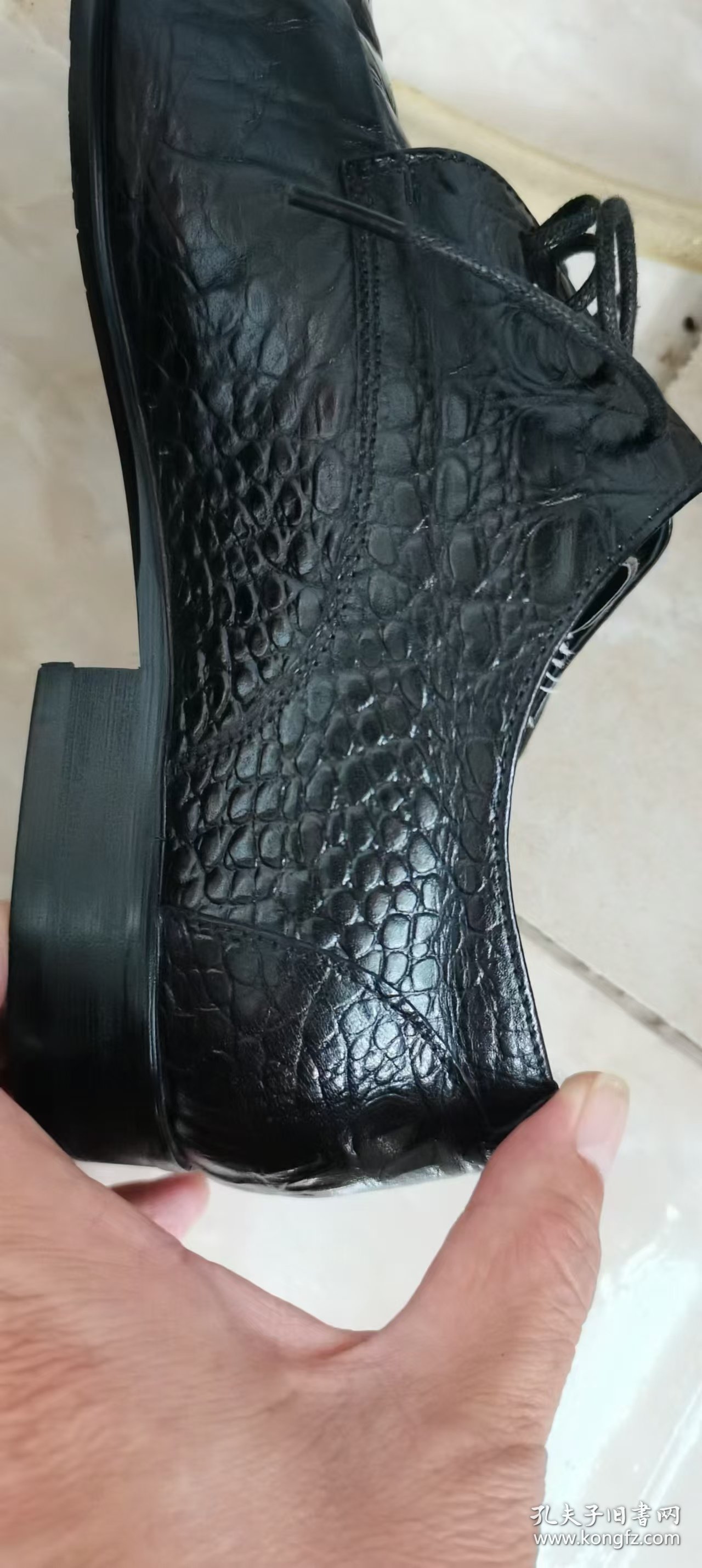 PRDAD，全新没穿过，欧洲版38码的纯皮鞋，欧洲版鞋码偏大 感兴趣的话点“我想要”和我私聊吧～
