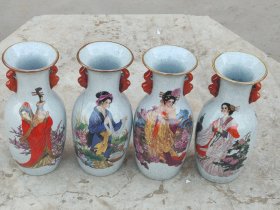 大清乾隆年製款的四大美女花瓶一组，画工微妙微俏，人物栩栩如生。完整无损、尺寸见图！