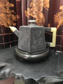 名家杨彭年款锡镶玉满工六棱人物壶！皮壳包浆浑厚漂亮！档次高！全美品！