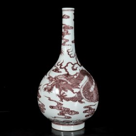 清康熙釉里红龙纹长颈瓶；41x20；