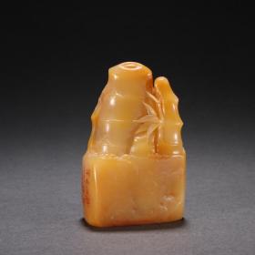 旧藏 田黄石节节高升钮印章。规格：高6.7㎝宽4.4㎝厚2.4㎝重108g