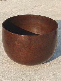 老铜钵一个，声音清脆悦耳，尺寸如图全品。