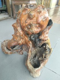 根雕，木制工艺品，神似熊猫造型，尺寸(公分)：43*28*41，重量：6千克，24092801