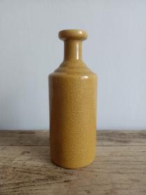 米黄釉哥窑瓶